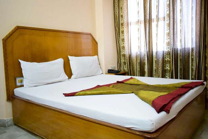 Room 10 of 21