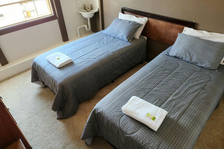 Room 2 of 16