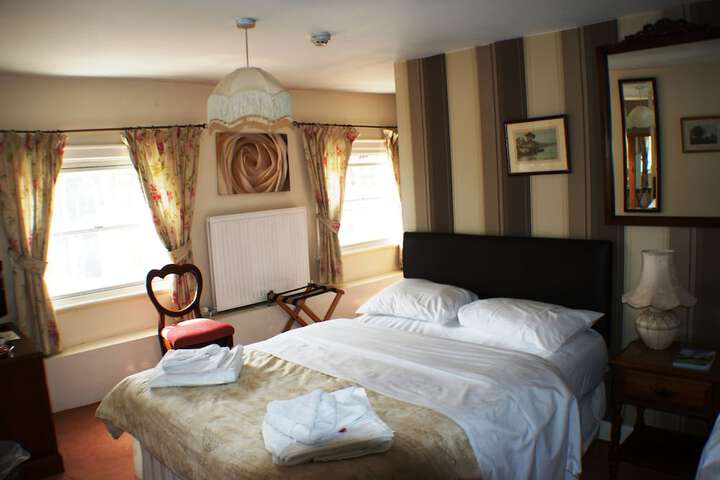 Room 5 of 28