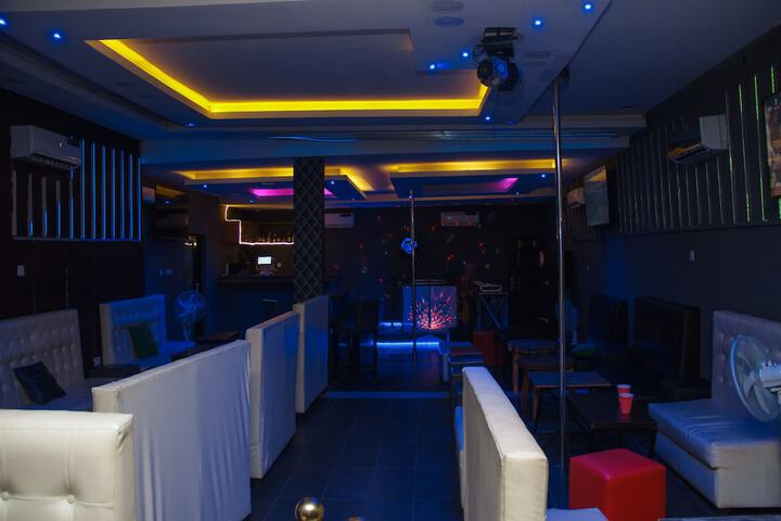 Lounge 18 of 20