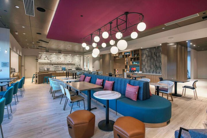 Breakfast/Coffee Service 22 of 26