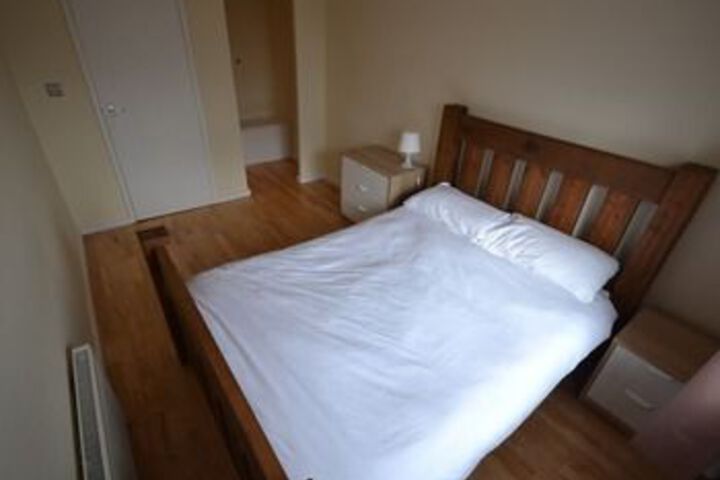Room 6 of 15