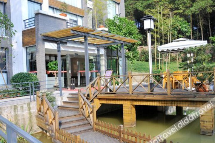 Xibainian Lishui Holiday Hotel