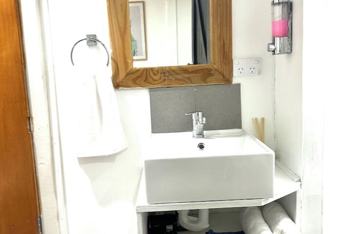 Room 118 of 180
