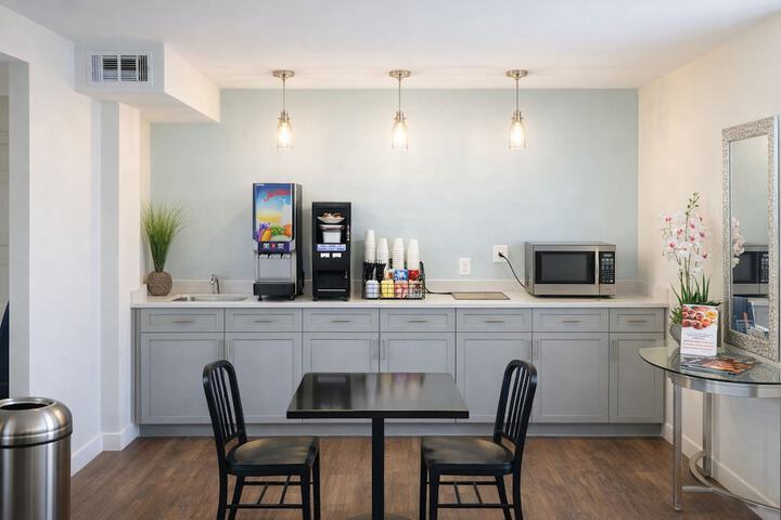 Breakfast area