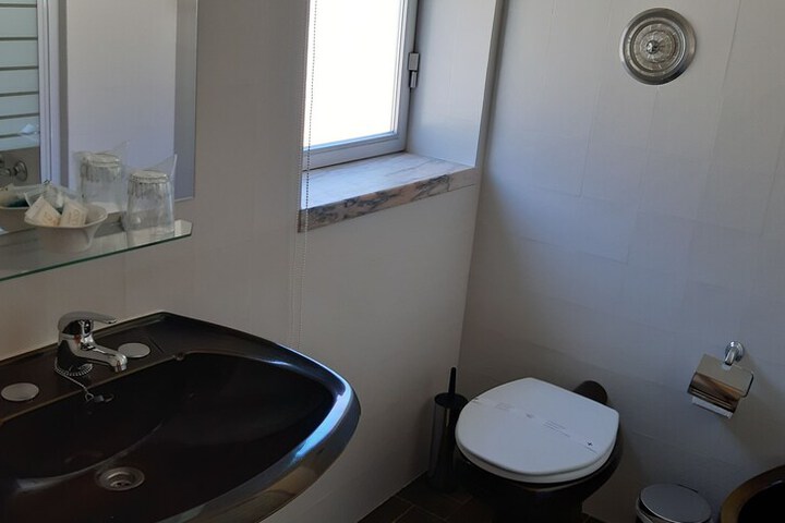 Room 45 of 62