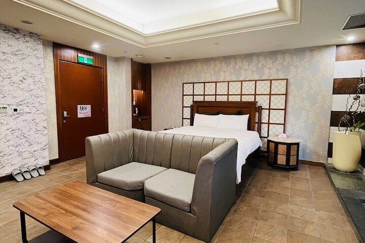 Room 20 of 51