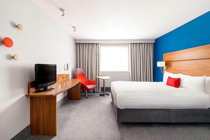 Room 16 of 48