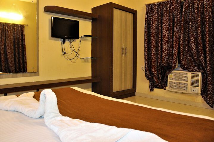 Room 16 of 31