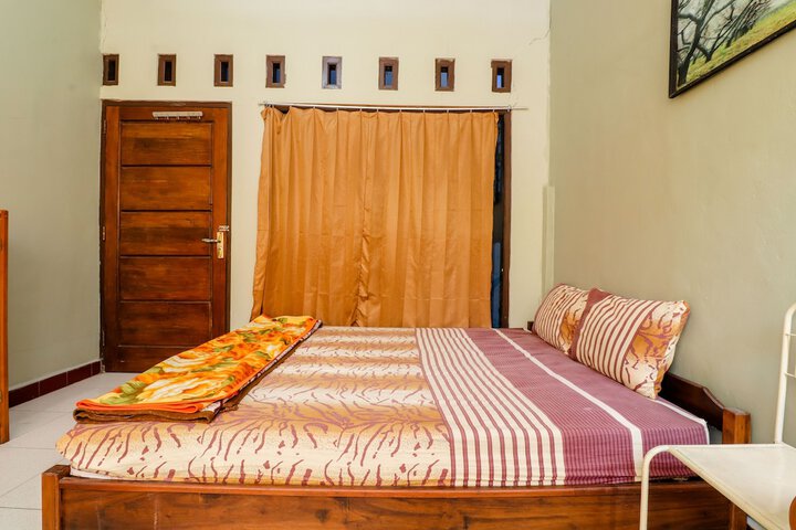 Room 10 of 33