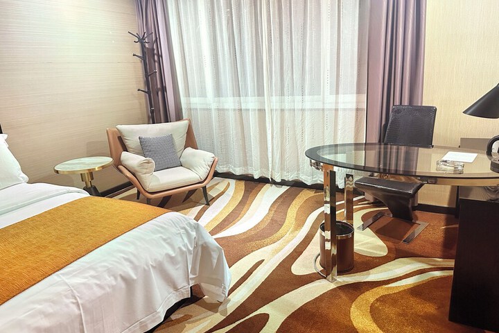 Room 48 of 113