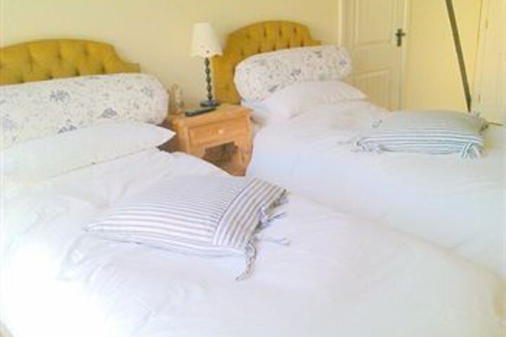 Room 7 of 9