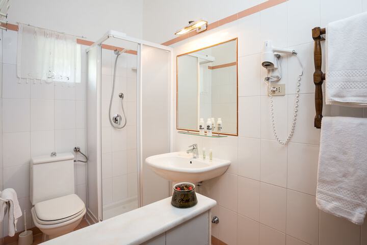 Room 45 of 109