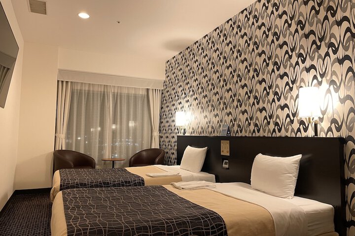 Room 10 of 115
