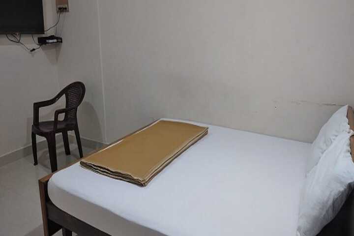 Room 4 of 27