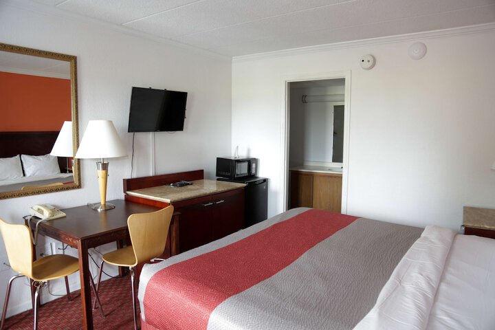 Room 18 of 36