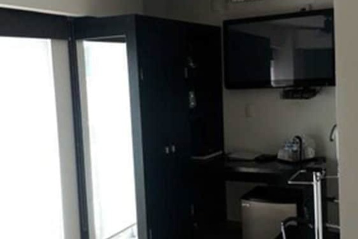 Room 8 of 123
