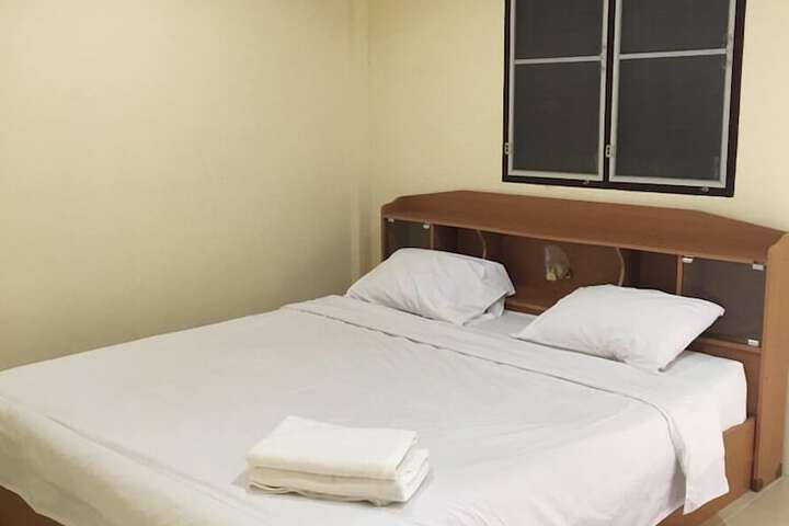 Room 3 of 28