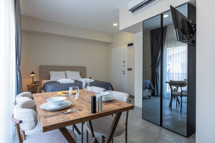 Room 53 of 150