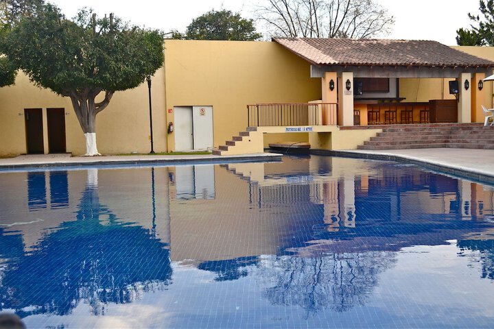 Pool Hotel