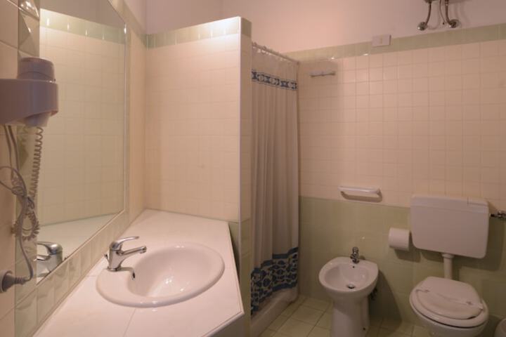 Room 188 of 243
