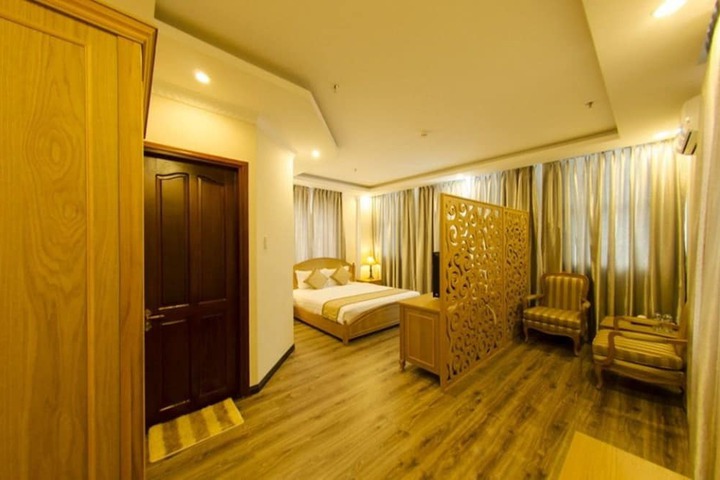 Room 10 of 40