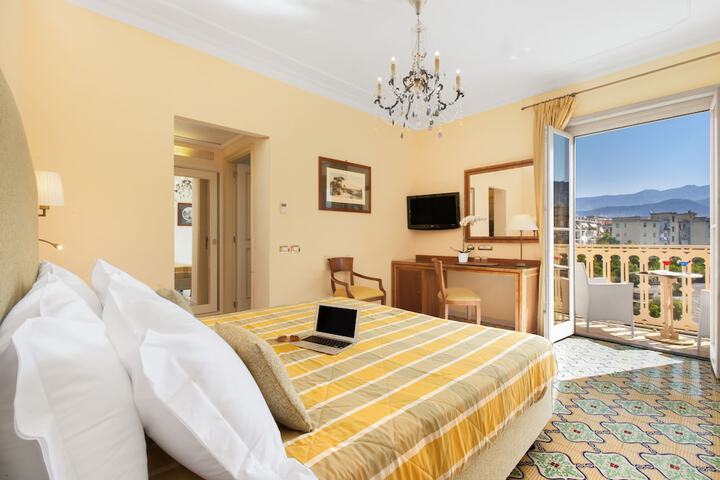 Room 15 of 150