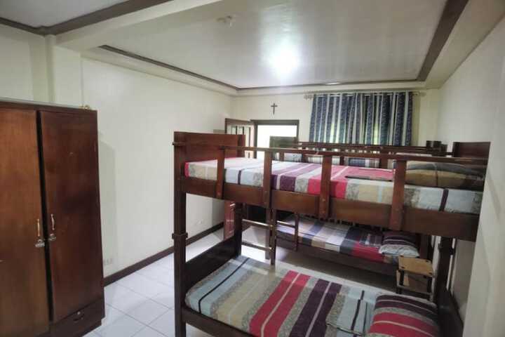 Room 6 of 34