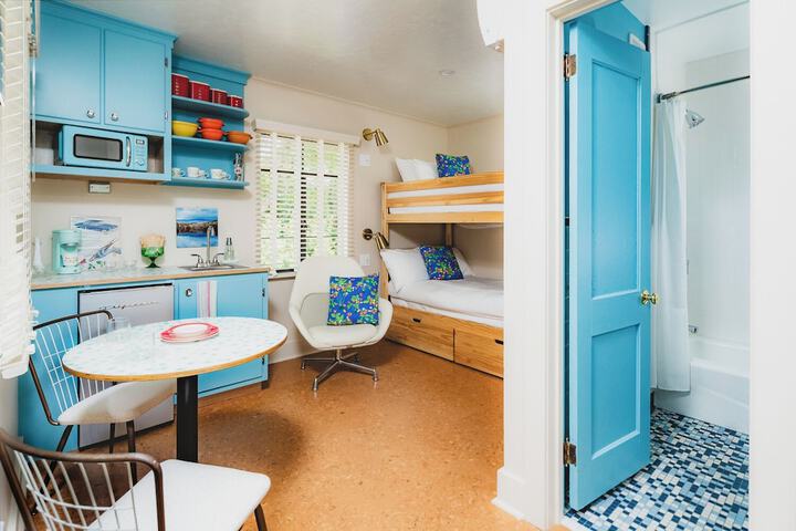 Room 50 of 102