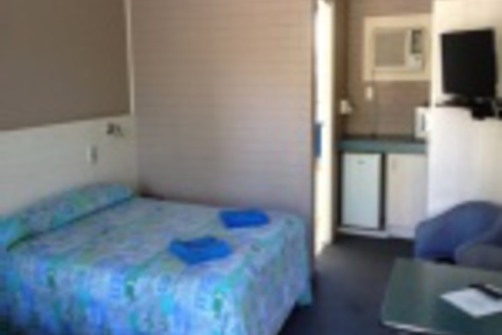 Room 13 of 144