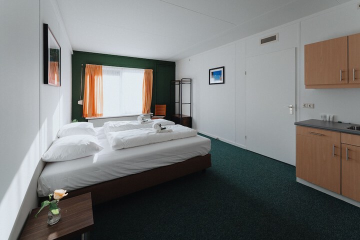 Room 15 of 109