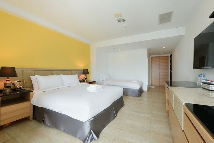 Room 13 of 51