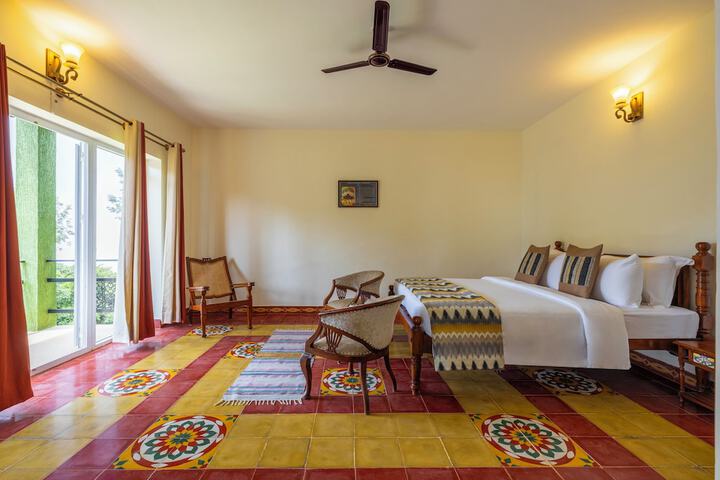Room 4 of 13