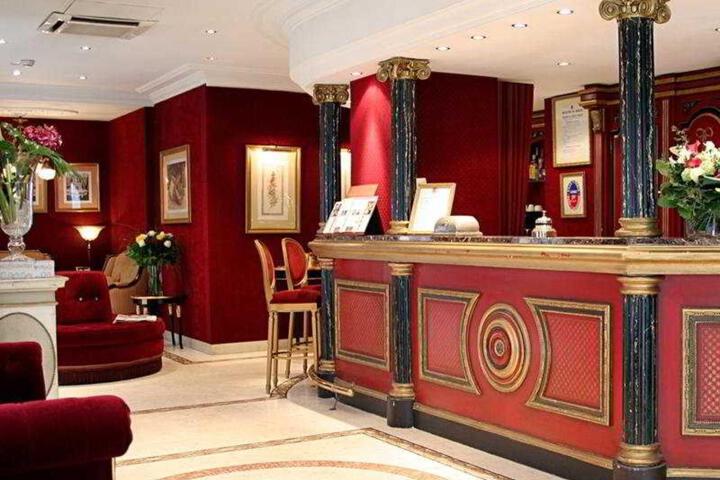 Entrance & Lobby