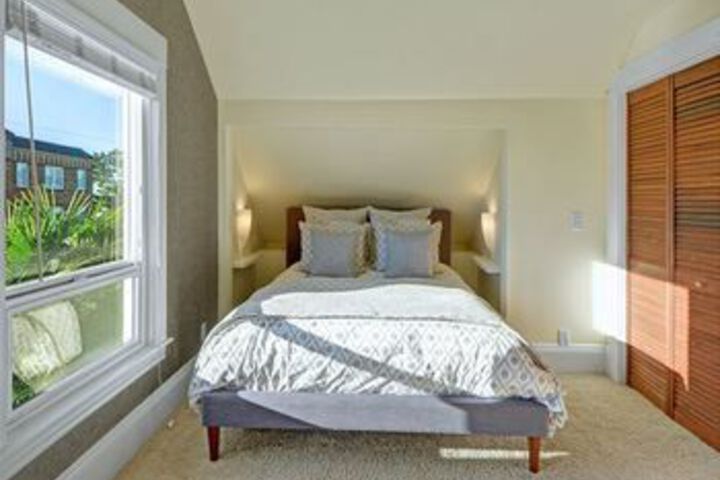 Room 5 of 19