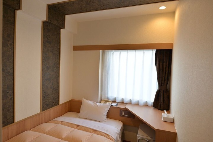 Room 6 of 39