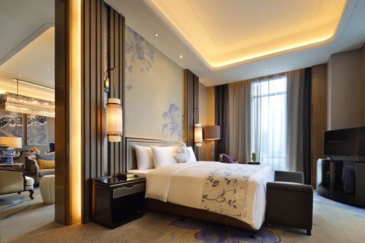 Room 5 of 44