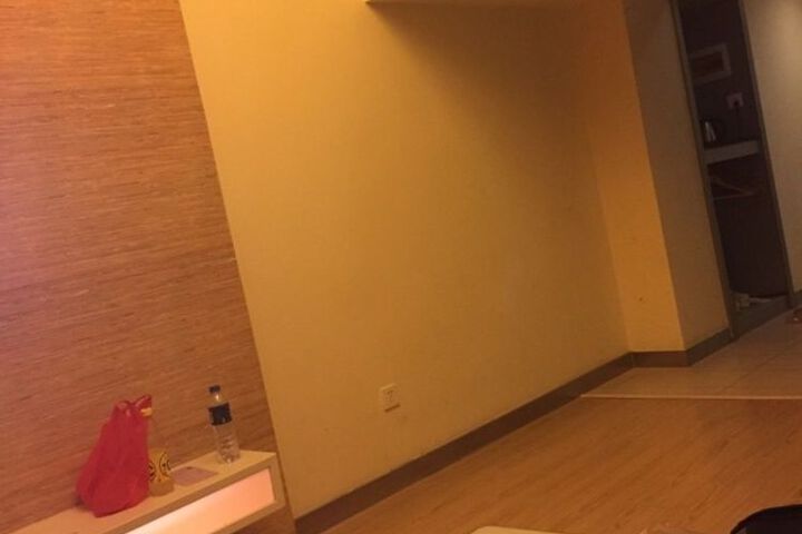 Room 63 of 79