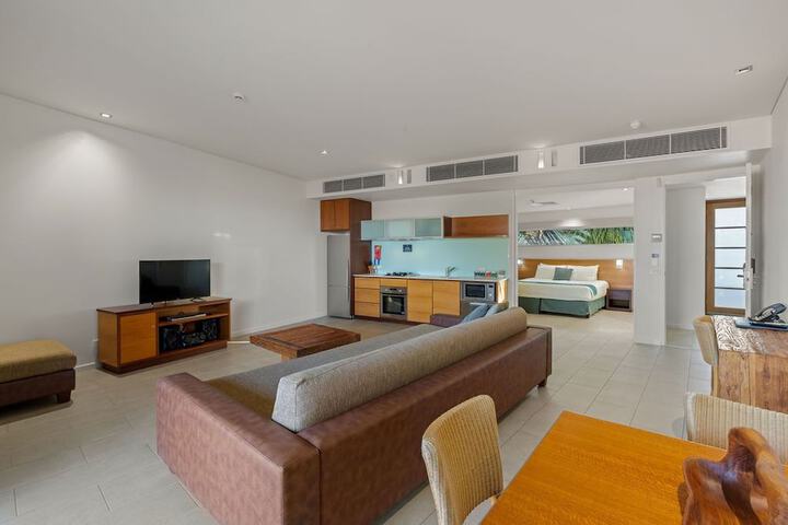 Room 3 of 51