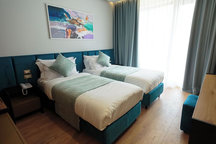 Room 44 of 107