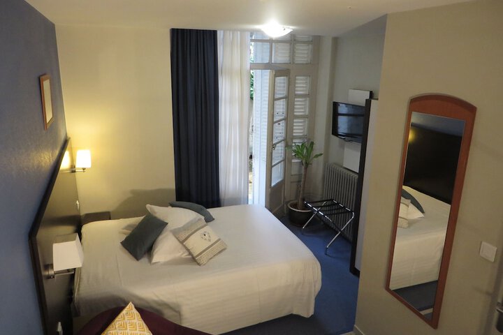 Room 9 of 53