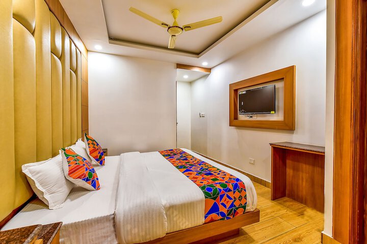 Room 8 of 30