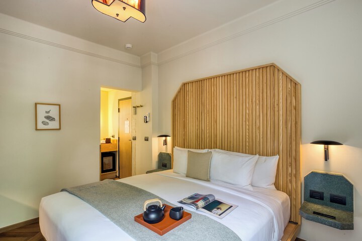 Room 73 of 120