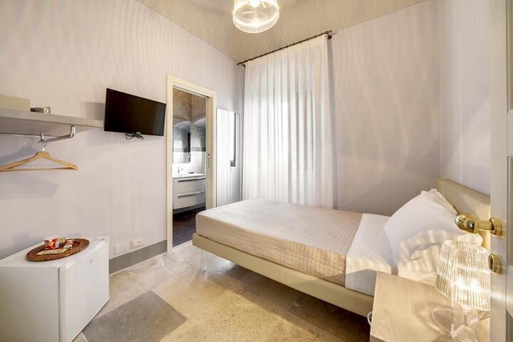 Room 12 of 35