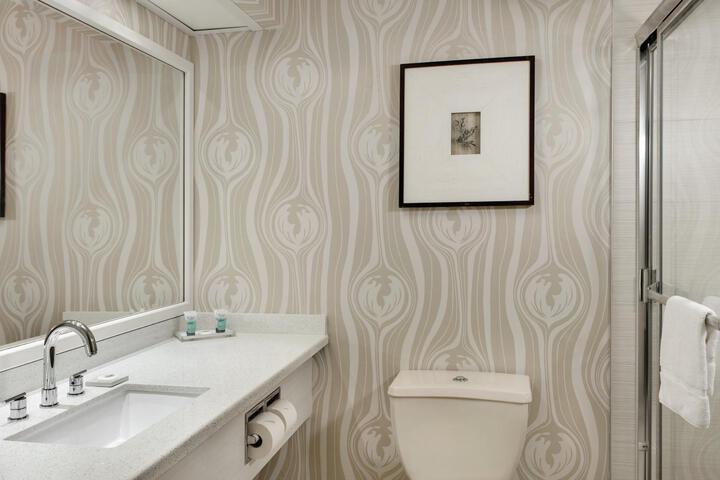 Standard Room, King or Two Doubles (1 of 8)
