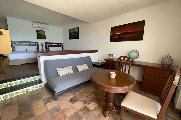 Room 15 of 81