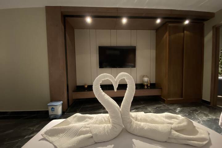Room 12 of 114