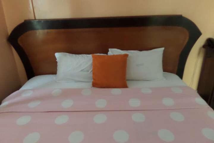 Room 12 of 33