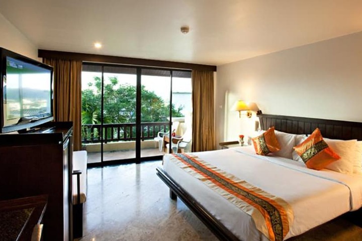 Room 5 of 44