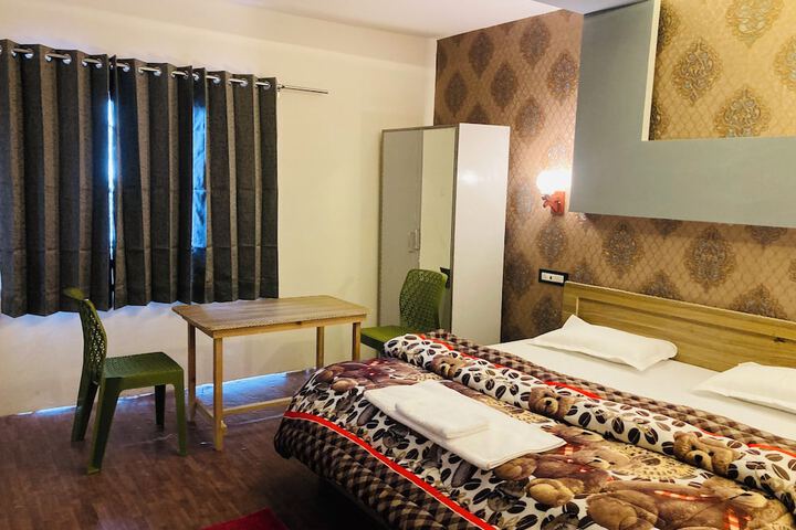 Room 3 of 7